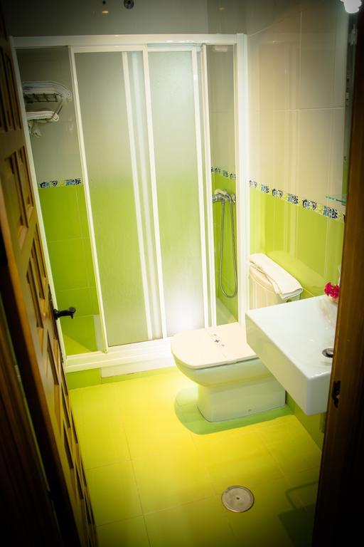 Hostal Malia Conil De La Frontera Buitenkant foto