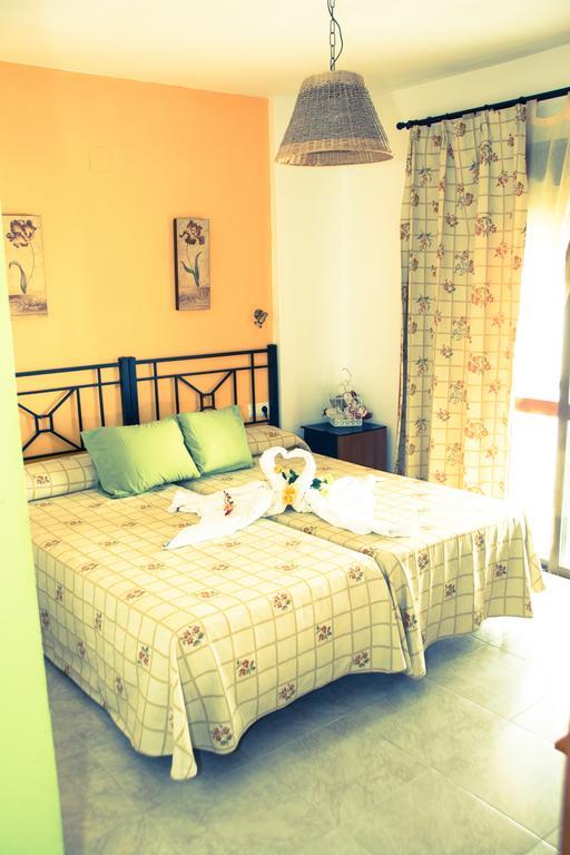 Hostal Malia Conil De La Frontera Buitenkant foto