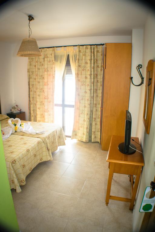 Hostal Malia Conil De La Frontera Buitenkant foto