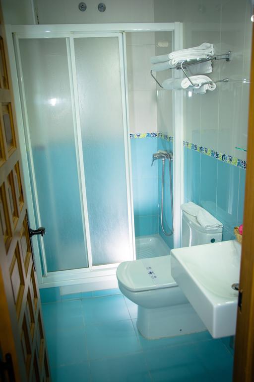 Hostal Malia Conil De La Frontera Buitenkant foto